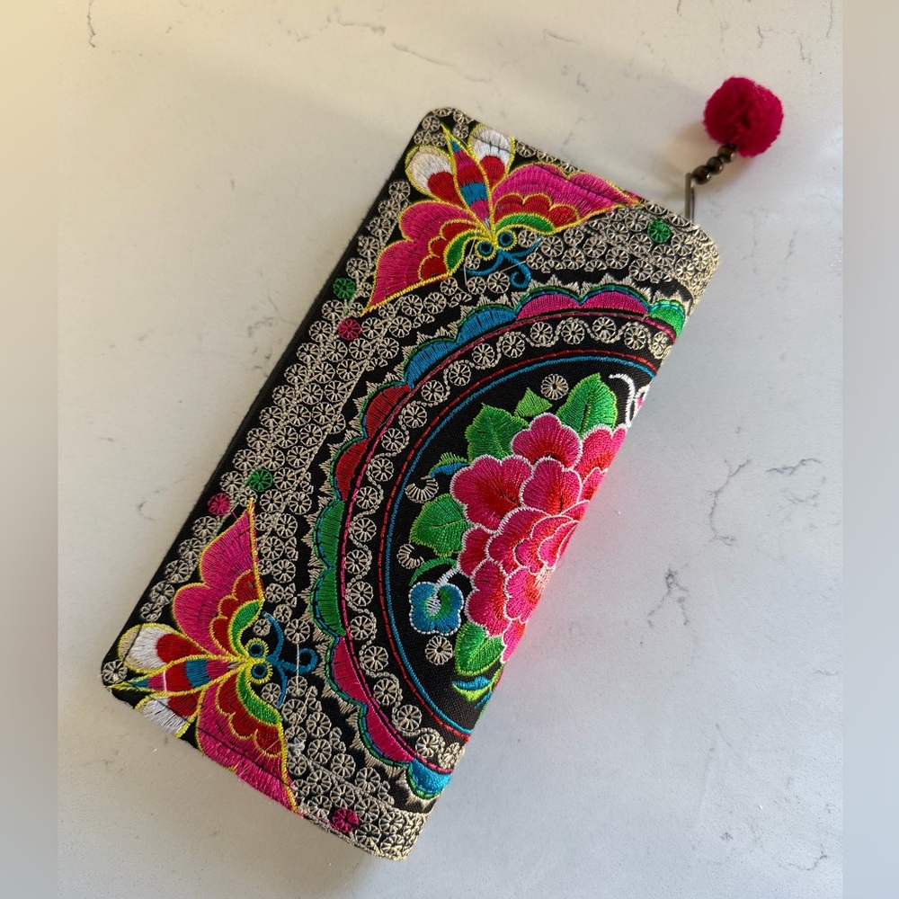 Mexican embroidered wallet
